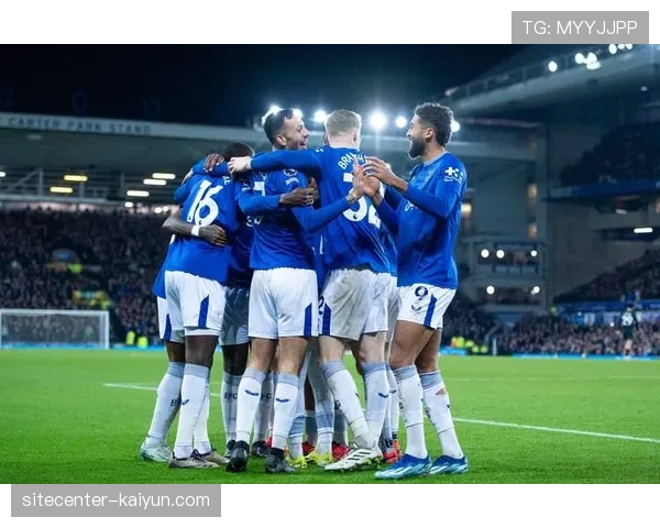 勒温头球争顶成功率高 埃弗顿中锋空中优势明显 勒温头球争顶成功率高 埃弗顿中锋空中优势明显