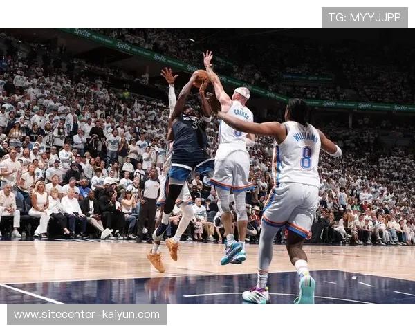 雷霆多尔特外线防守 限制布伦森中距离出手成功率